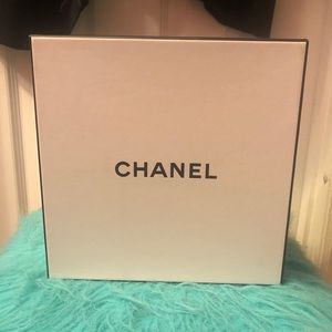 Chanel gift box